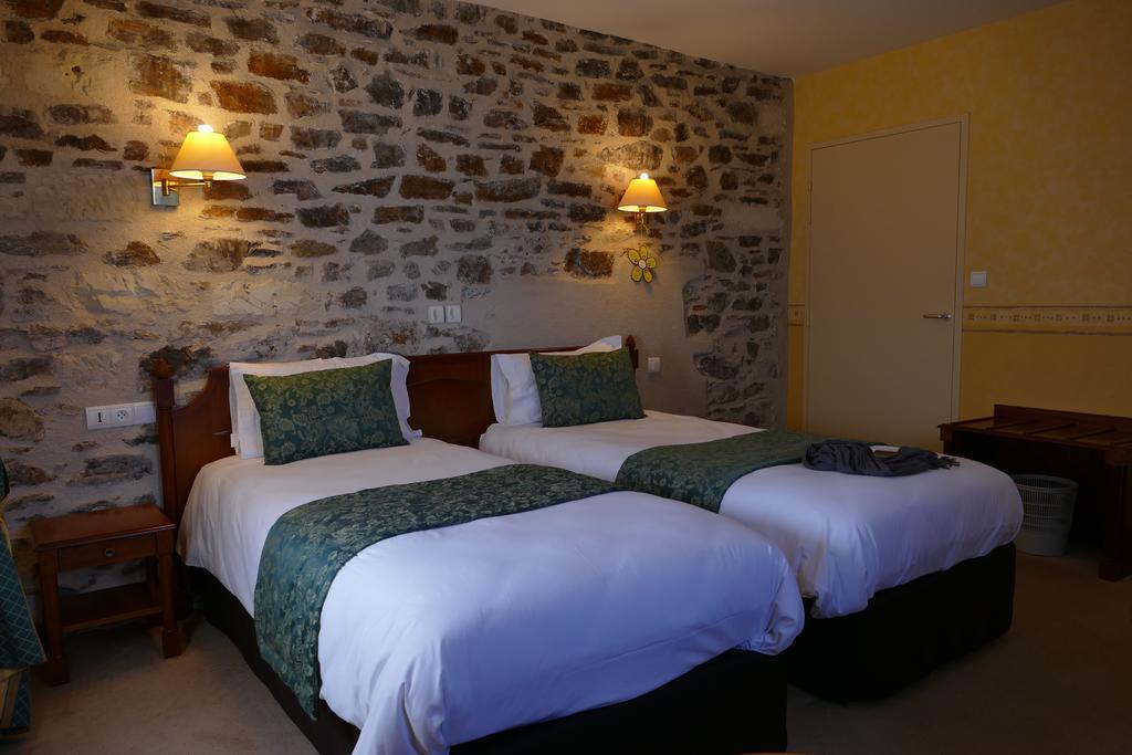 Logis Hotels Le Champalud Restaurant La Citadelle Oree-d'Anjou Номер фото