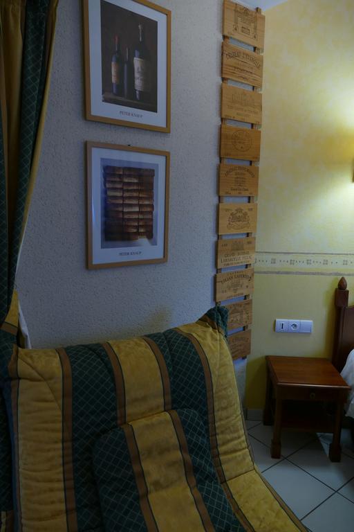 Logis Hotels Le Champalud Restaurant La Citadelle Oree-d'Anjou Номер фото