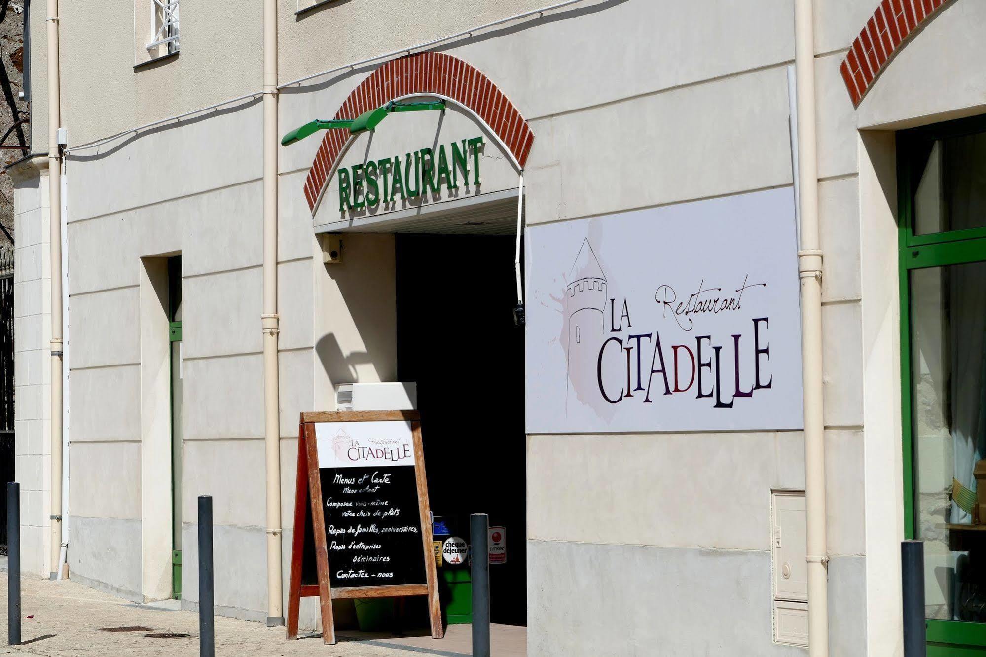 Logis Hotels Le Champalud Restaurant La Citadelle Oree-d'Anjou Экстерьер фото