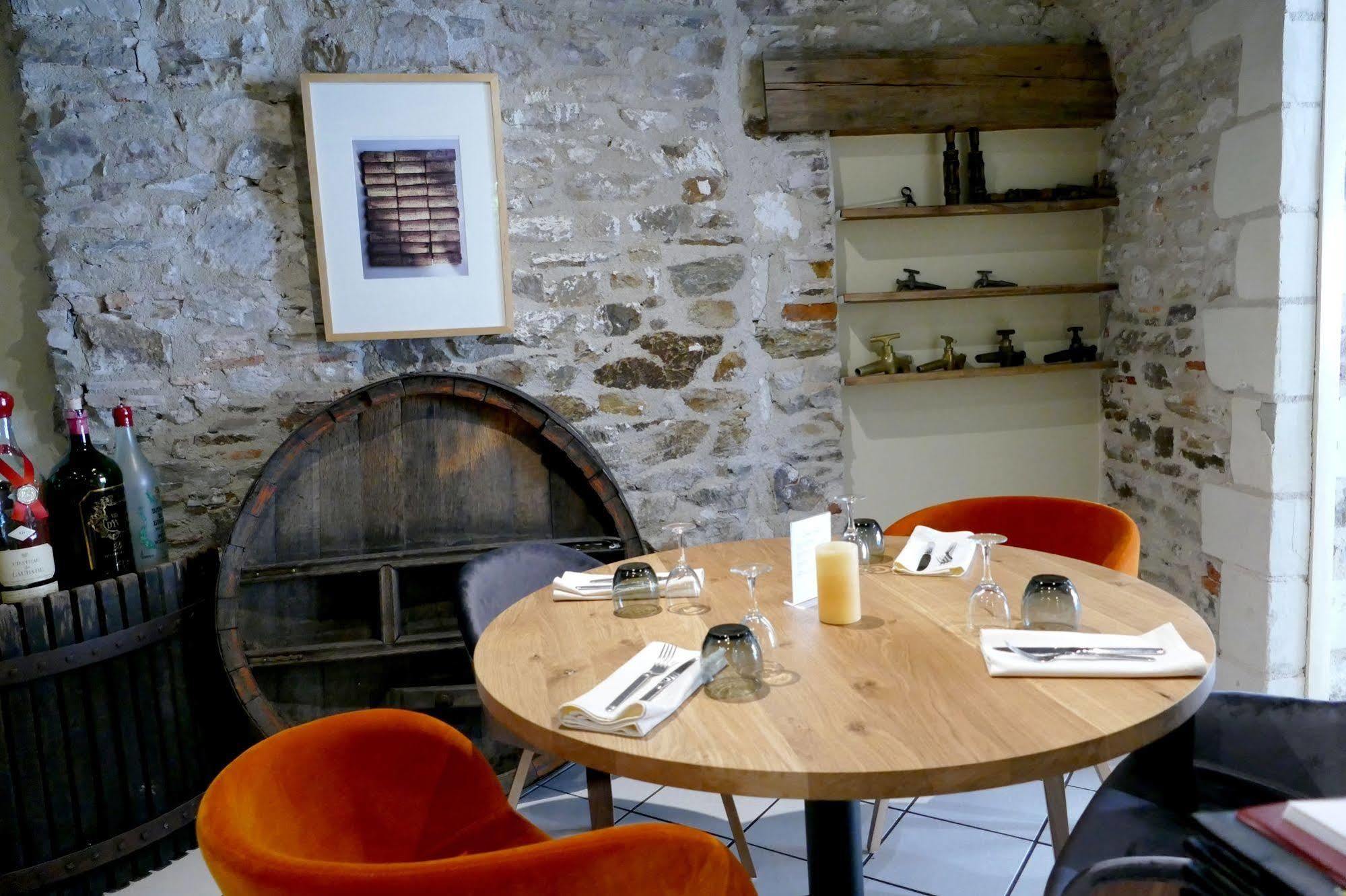 Logis Hotels Le Champalud Restaurant La Citadelle Oree-d'Anjou Экстерьер фото