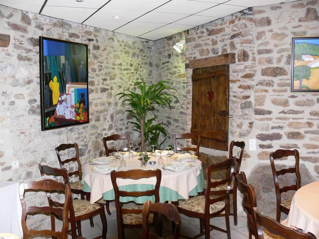 Logis Hotels Le Champalud Restaurant La Citadelle Oree-d'Anjou Экстерьер фото
