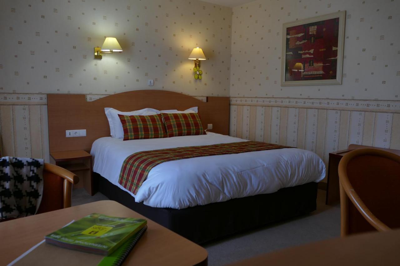 Logis Hotels Le Champalud Restaurant La Citadelle Oree-d'Anjou Экстерьер фото